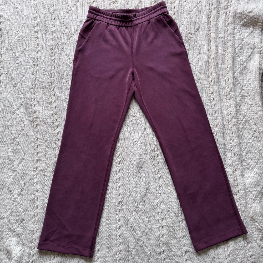 Lululemon Softstream High Rise Pant Regular
Size 6
Color Merlot
